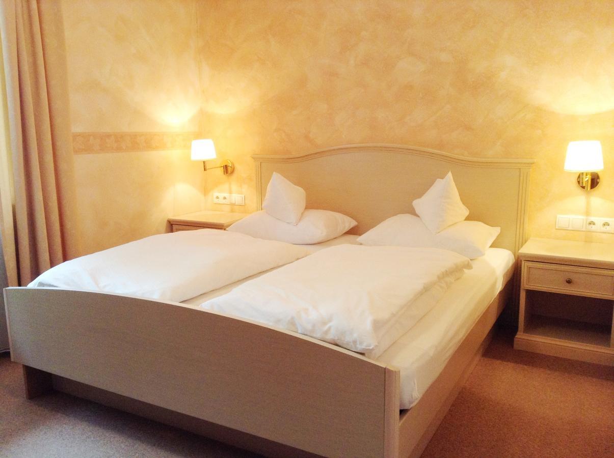 Hotel Gruenes Tuerl Bad Schallerbach Værelse billede