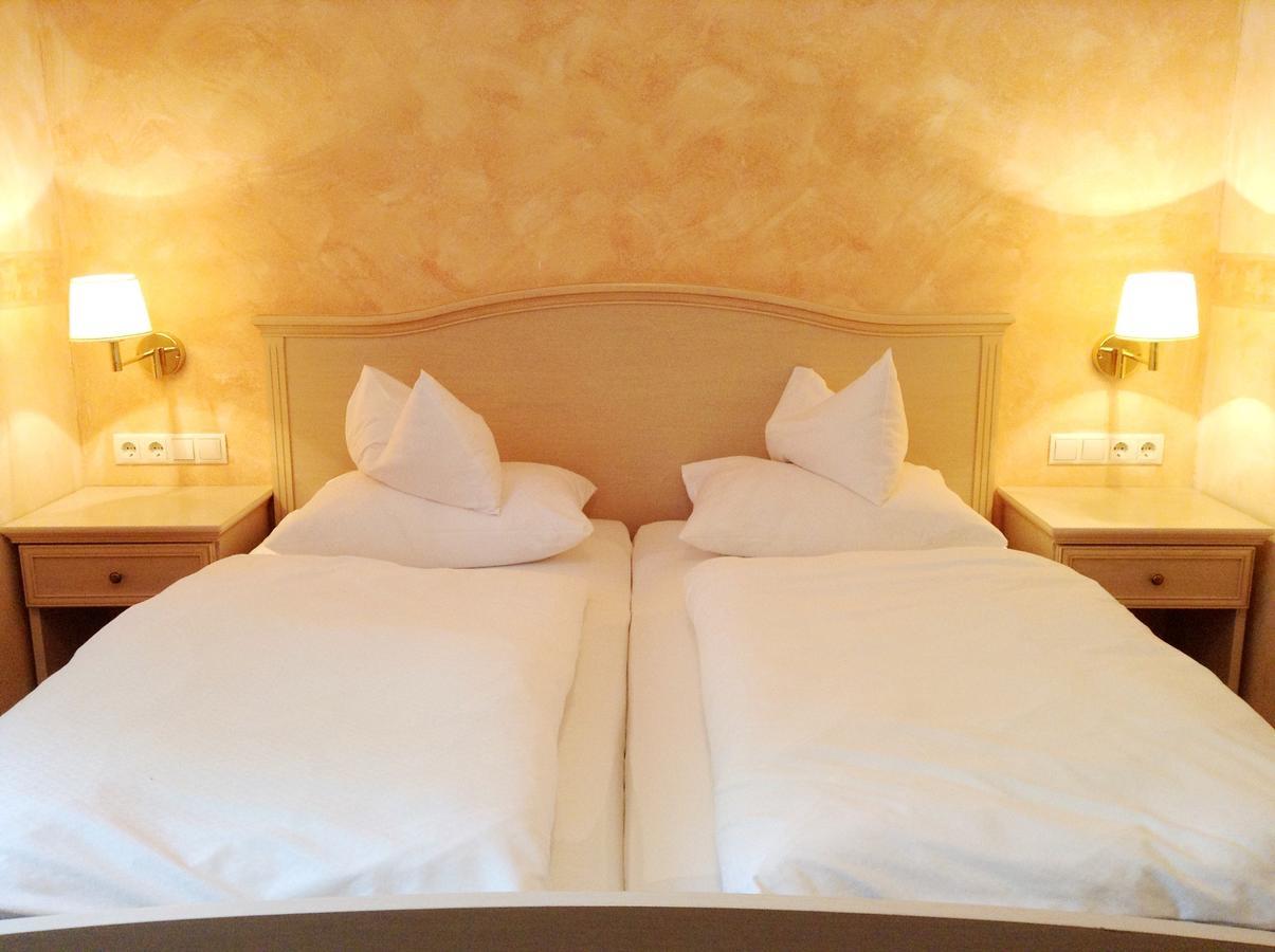 Hotel Gruenes Tuerl Bad Schallerbach Værelse billede