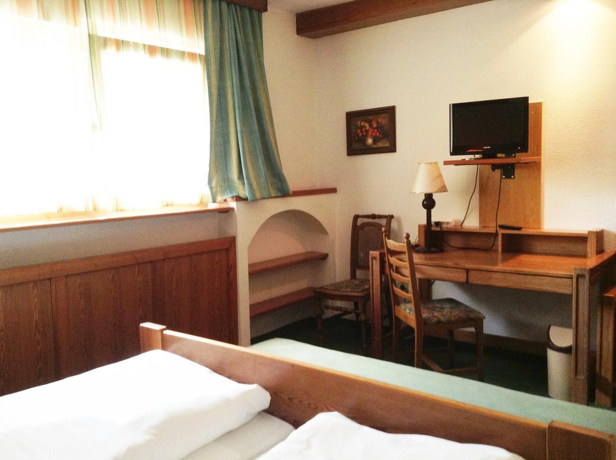 Hotel Gruenes Tuerl Bad Schallerbach Værelse billede